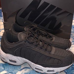 nike am tailwind 4 qs